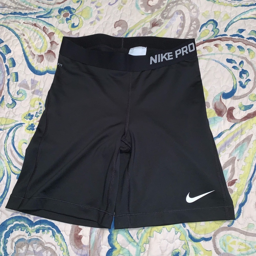 Nike Pro 5 inch